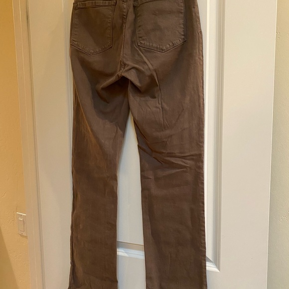 Brown NYDJ jeans w/ stretch - Size 6 - Picture 4 of 5